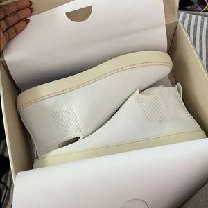 Rothy’s Bright White Chelsea Boots Size 9.5